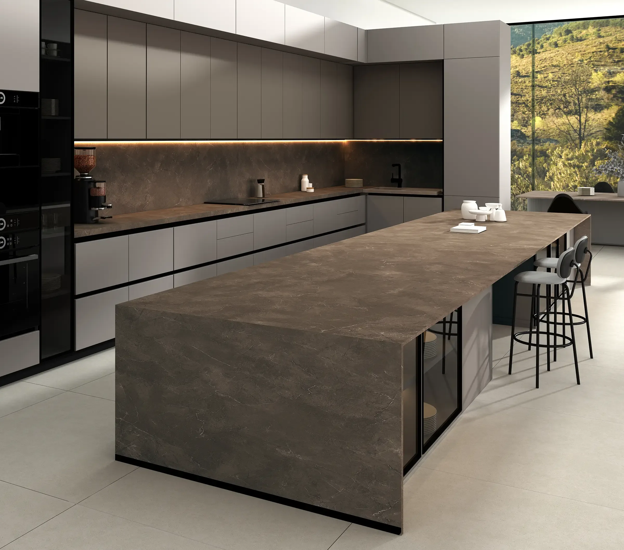Kitchen island and backsplash in NG Kütahya Pulpis Chocolate